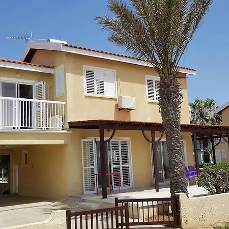 Villa On The Beachfront, Ayia Thekla, Marina