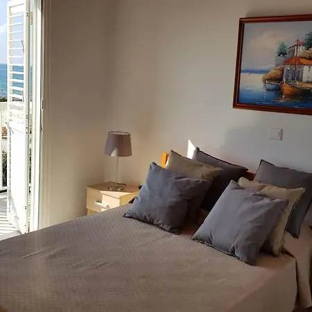 Villa On The Beachfront, Ayia Thekla, Marina