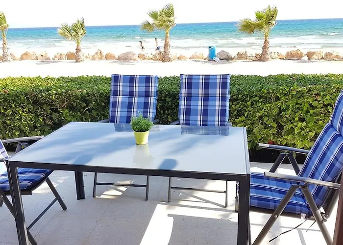 ヴィラ On The Beachfront, Ayia Thekla, Marina