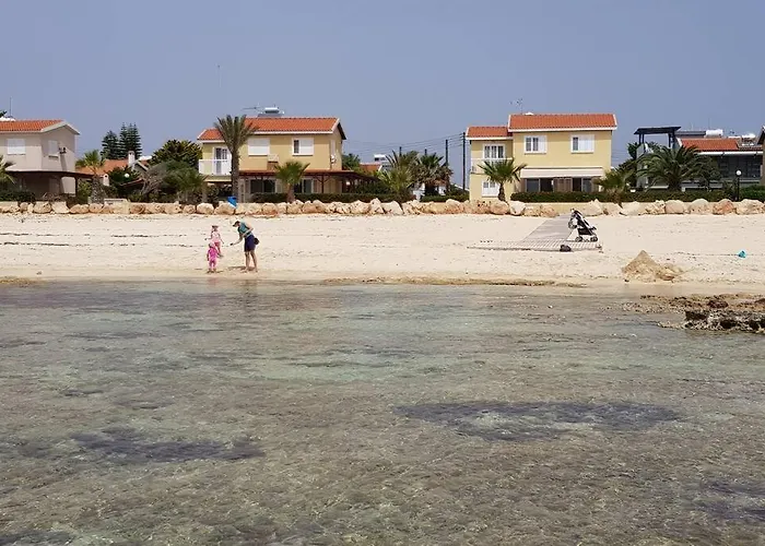 ヴィラ On The Beachfront, Ayia Thekla, Marina *